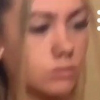 Abi Greasley Çıplak