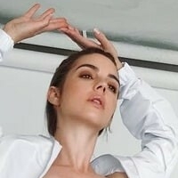 Adelaide Kane Çıplak