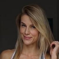 Adrienne Koleszar Çıplak