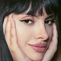 Aida Victoria Çıplak