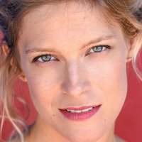 Alexia Barlier Çıplak