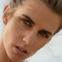 Alice Baton Çıplak