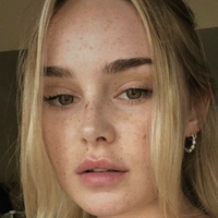 Alice Kristiansen Çıplak