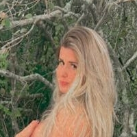 Aline Novak Çıplak