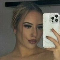 Amelia Bastian Çıplak