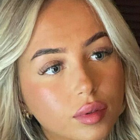 Amelie Saupe Çıplak