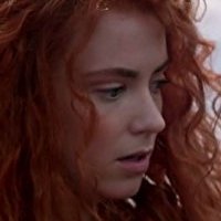 Amy Manson Çıplak