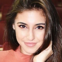 Andrea Helfrich Çıplak