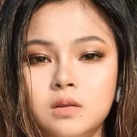 Angeli Khang Çıplak