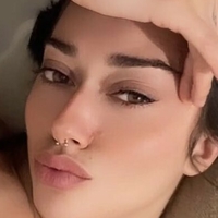 Angeline Sant Çıplak