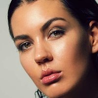 Anna-Lea Mende Çıplak