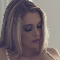 Anna Opsal Çıplak