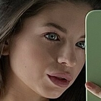 Anna Sazonova Çıplak