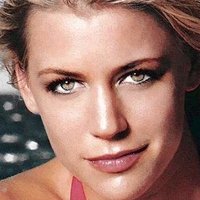 Anneliisa Tonisson Çıplak