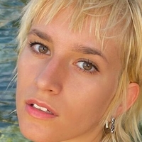 Anni Baumann Çıplak