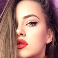 Anya Sokolova Çıplak