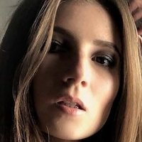 Anya Stark Çıplak