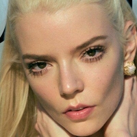 Anya Taylor Çıplak
