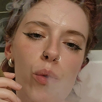 Anya Volz Çıplak