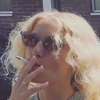 Ari Graynor Çıplak