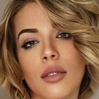 Ariel Gloss Çıplak