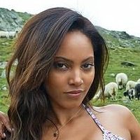 Ariel Meredith Çıplak