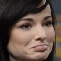Ashley Rickards Çıplak