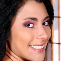 Ava Glam Model Çıplak