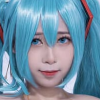 azure_channn Çıplak