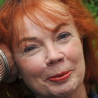 Barbara Stafford Çıplak