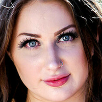 Bella Blows Çıplak