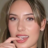 Bella Reid Çıplak