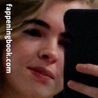 Benee Çıplak