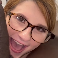 Bess Breast Çıplak