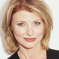 Beth Broderick Çıplak
