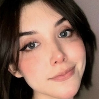 Beth Cast Çıplak