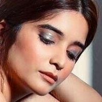 Bhavika Sharma Çıplak