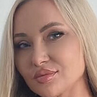 Blonde Curva Çıplak