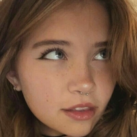 Caitibugzz Çıplak