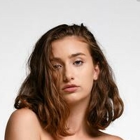 Camelia Arama Çıplak