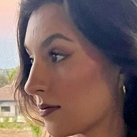 Cami Surro Çıplak