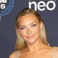 Camille Kostek Çıplak