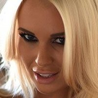 Cara Brett Çıplak
