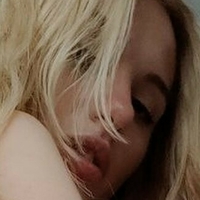 Carla Cute Çıplak