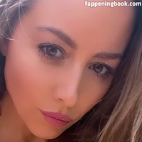 Carly Baker Çıplak