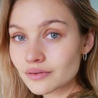 Caroline Corinth Çıplak