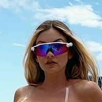 Casi Davies Çıplak
