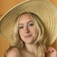 Cece Handley Çıplak