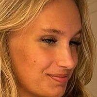 Cecilie Hoyer Çıplak