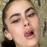 Charlieshe Çıplak